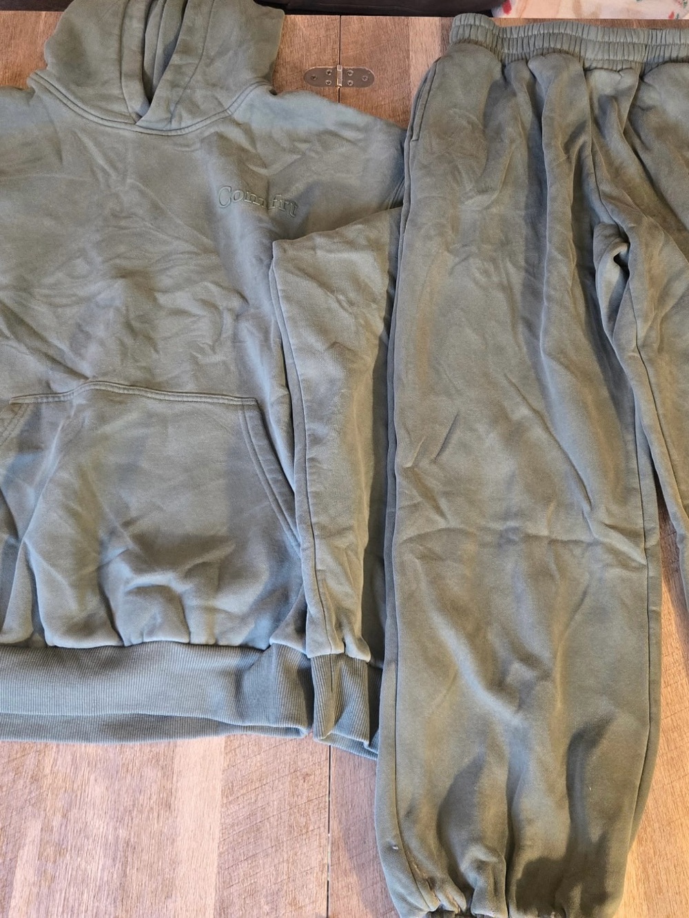 COMFRT-Fit Women’s Olive Green Jogger Pants
